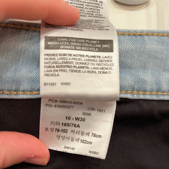 Levi’s Ultra High Rise Super Skinny Light-Wash Jeans - Picture 5 of 5